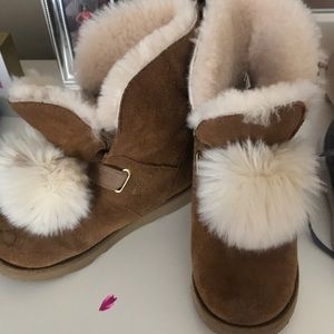 Combo little girl UGG boots and Nike Sneakers